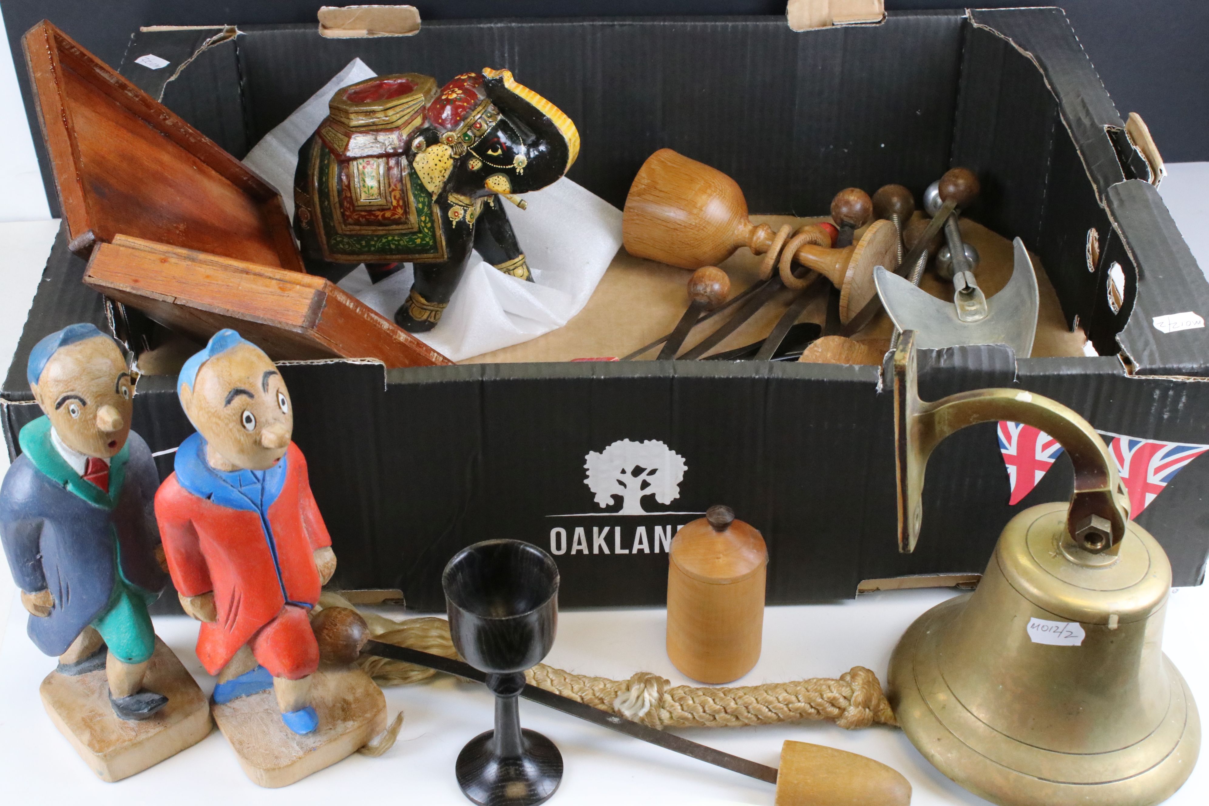 Quantity of vintage shoe trees & other wood items to include two carved cartoon style figures,