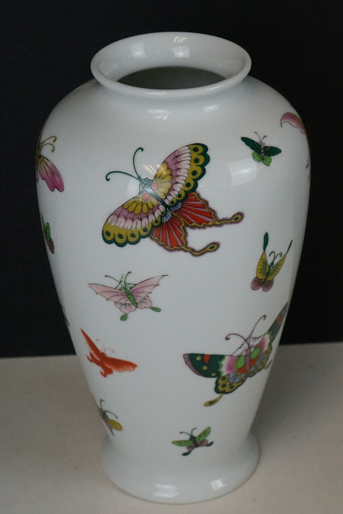 Group of six large oriental vases - Bild 4 aus 15