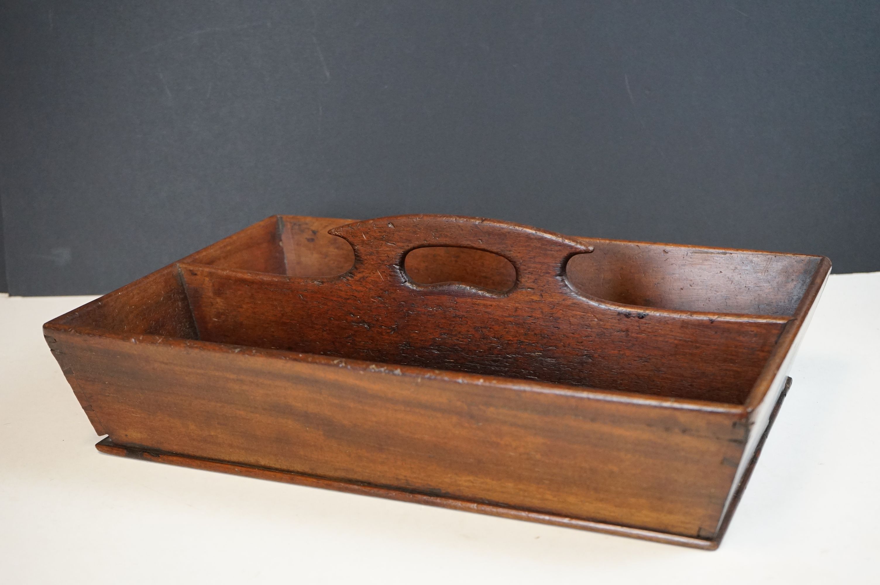 Mahogany tray, together with a wooden cutlery tray - Image 6 of 7