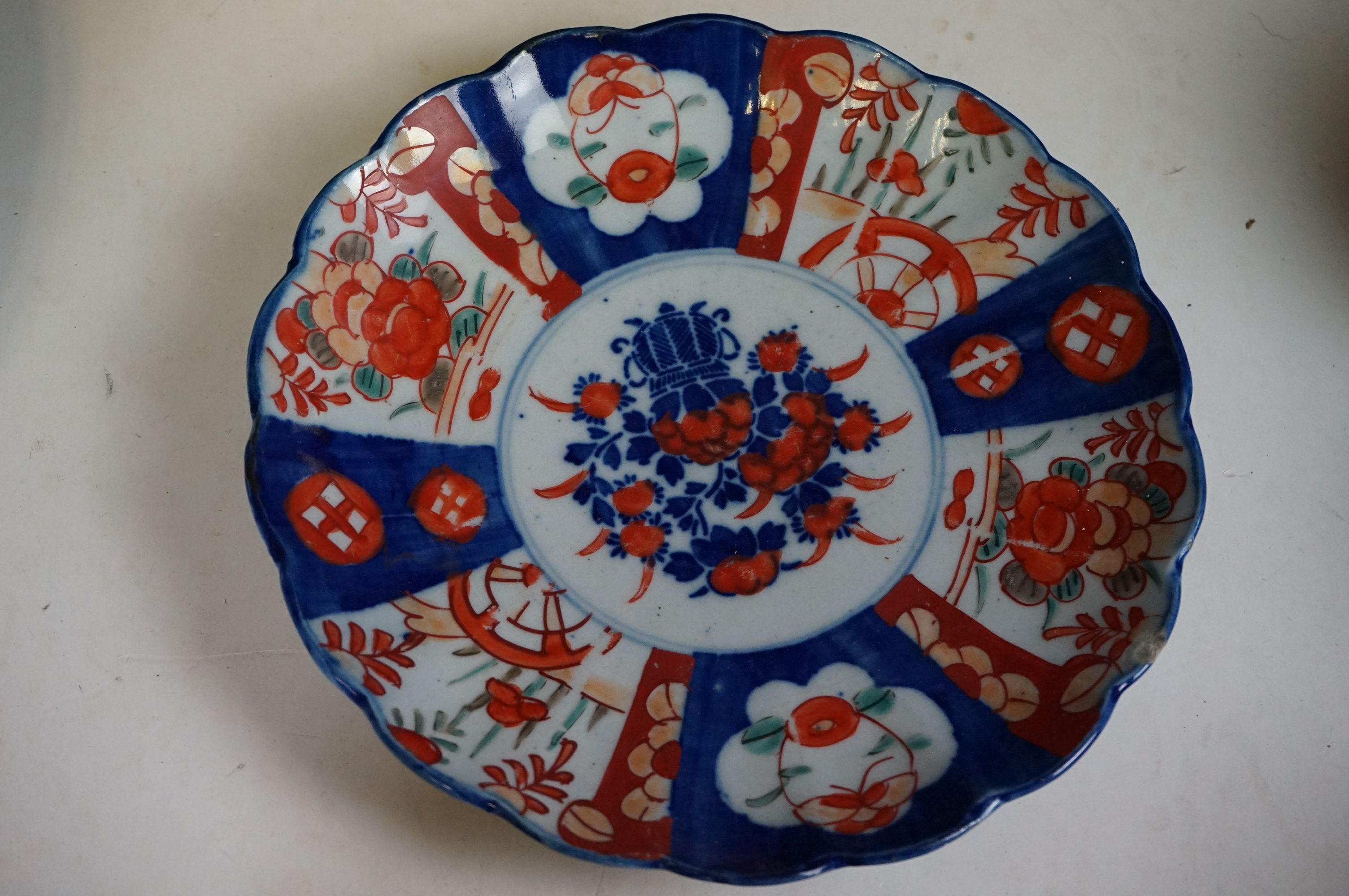 A large quantity of Chinese mixed ceramics to include an Imari pattern plate and cantonese bowl. - Bild 13 aus 28