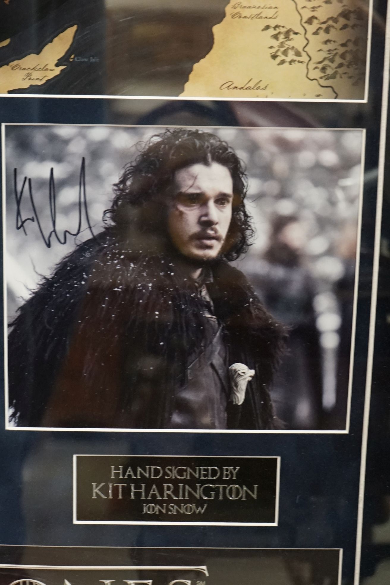 Game Of Thrones - a framed and perspex glazed Jon Snow Sword Presentation, signed by Kit - Bild 4 aus 6