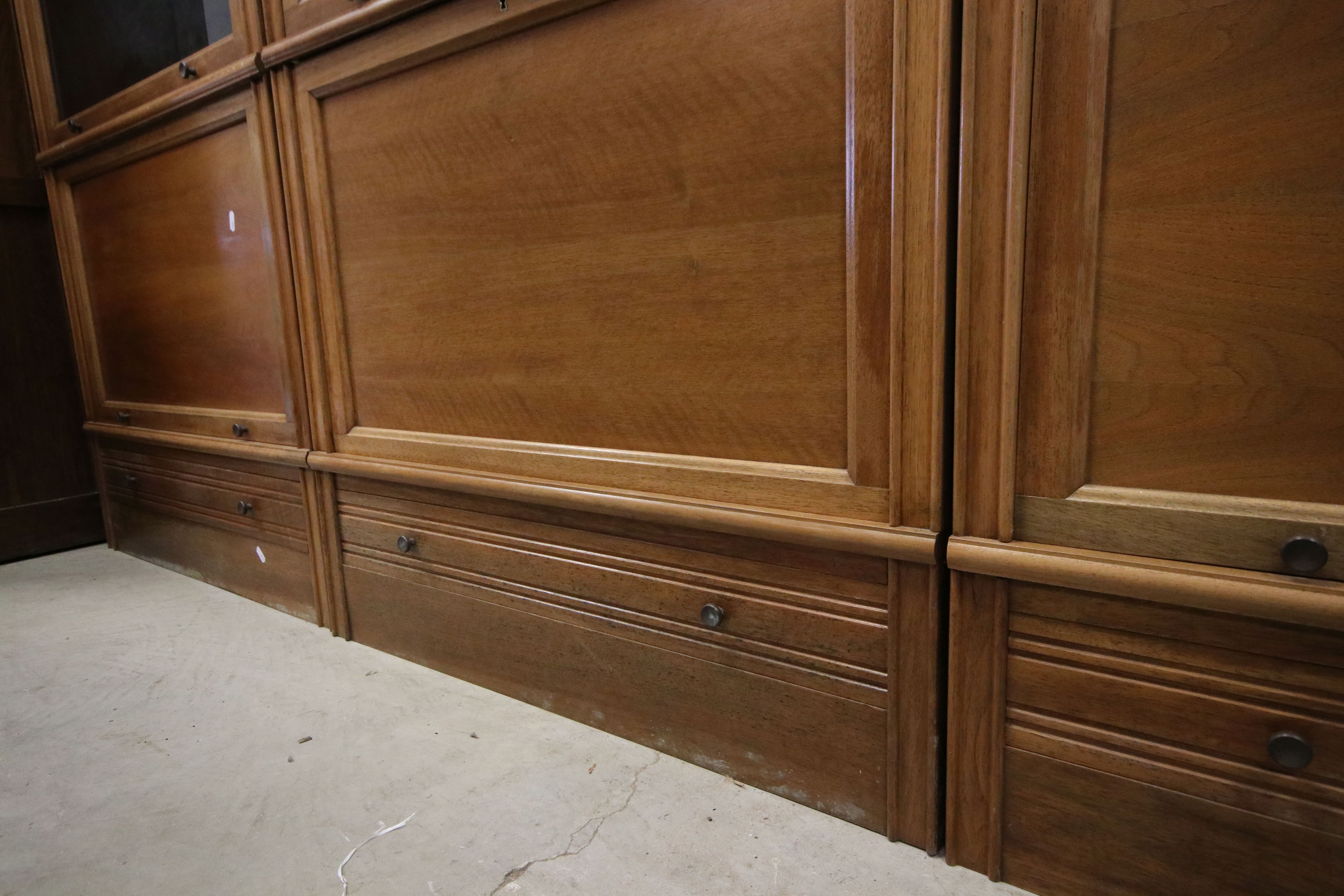 Set of Three Mid century Walnut Modular Stacking Bookcase Cabinets in the Globe Wernicke manner, two - Image 7 of 9