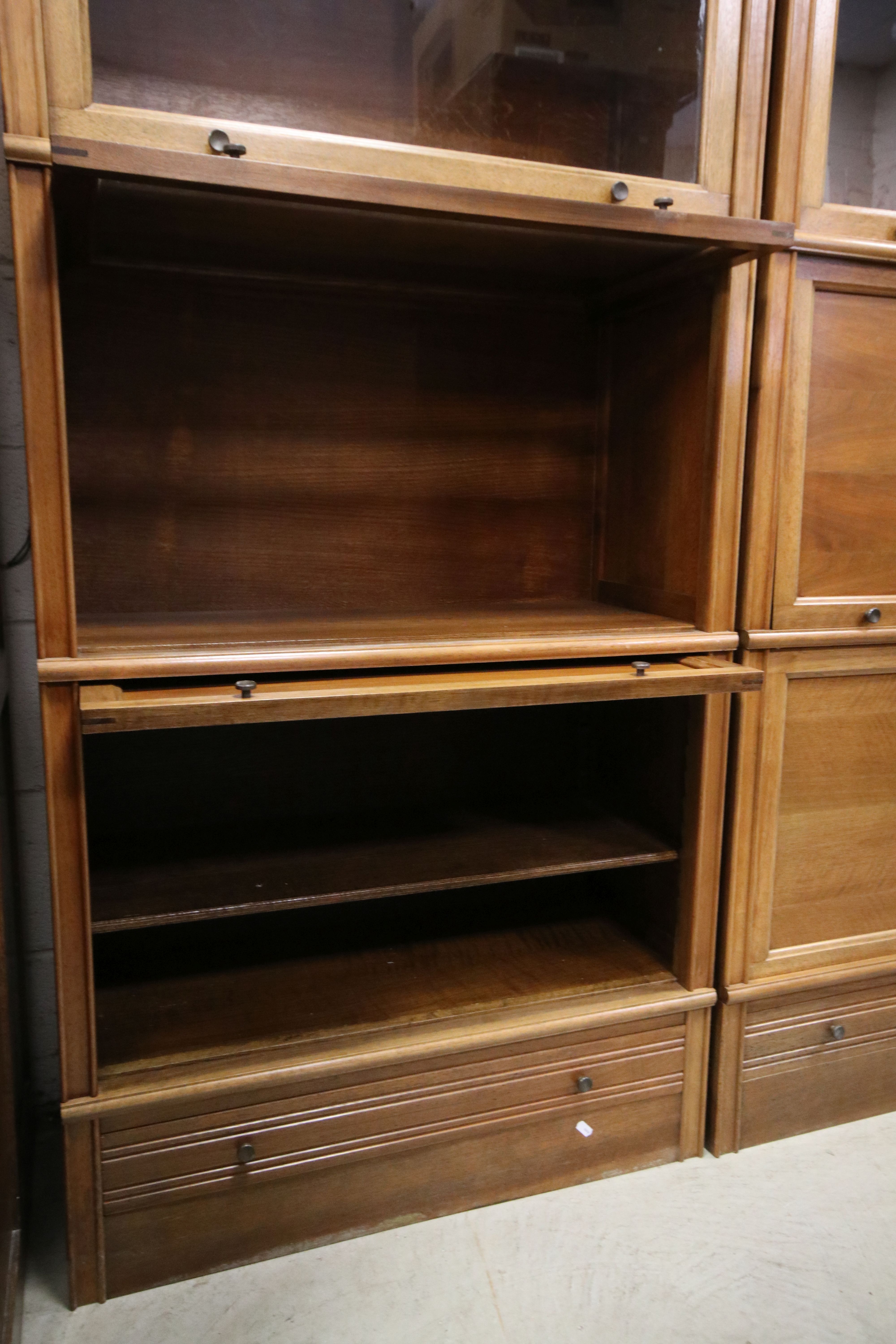 Set of Three Mid century Walnut Modular Stacking Bookcase Cabinets in the Globe Wernicke manner, two - Image 5 of 9