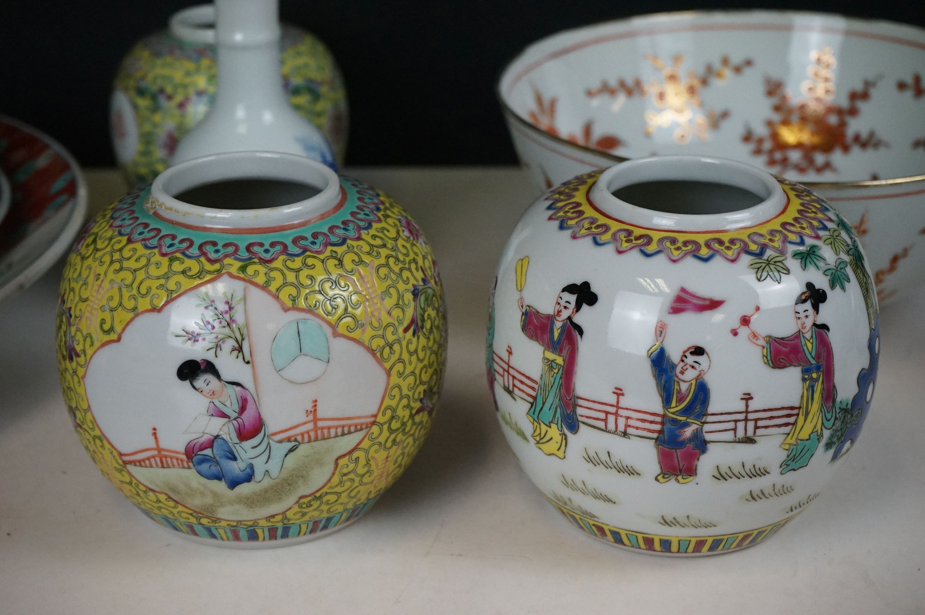 A large quantity of Chinese mixed ceramics to include an Imari pattern plate and cantonese bowl. - Bild 4 aus 28