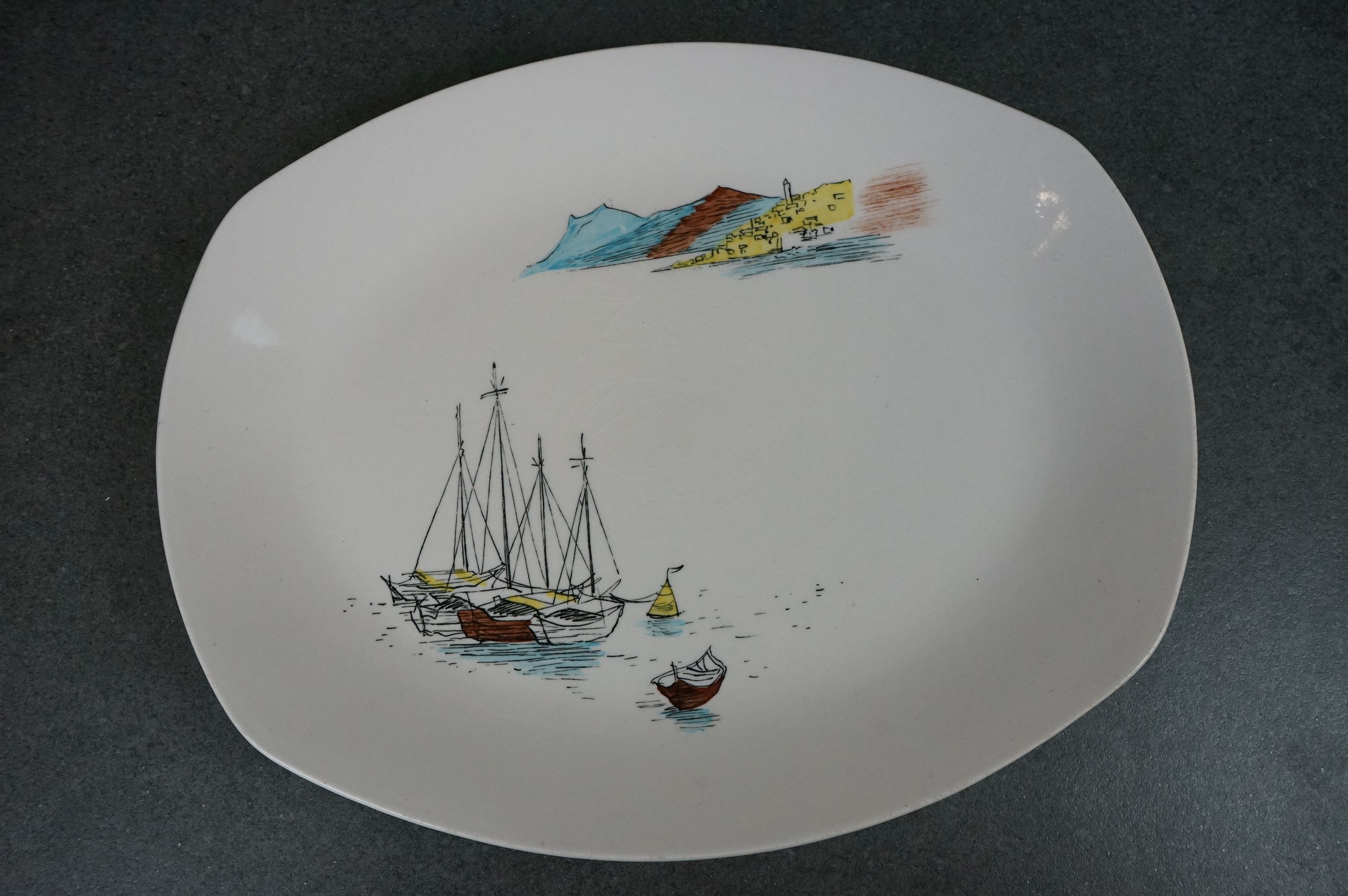 A collection of Midwinter Stylecraft "Cannes" pattern dinner service to include 6 x dinner plates, 6 - Image 4 of 8