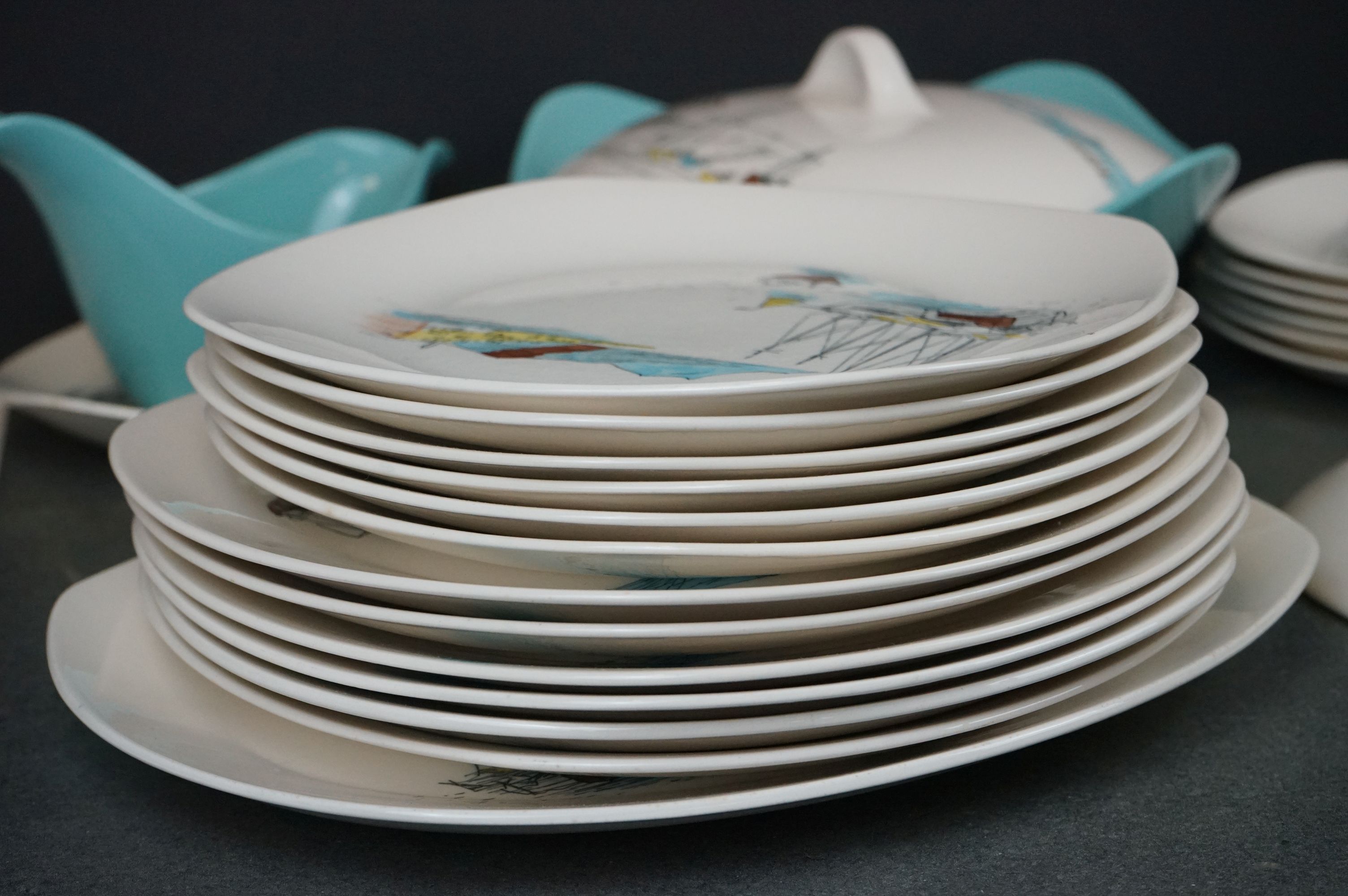 A collection of Midwinter Stylecraft "Cannes" pattern dinner service to include 6 x dinner plates, 6 - Image 2 of 8