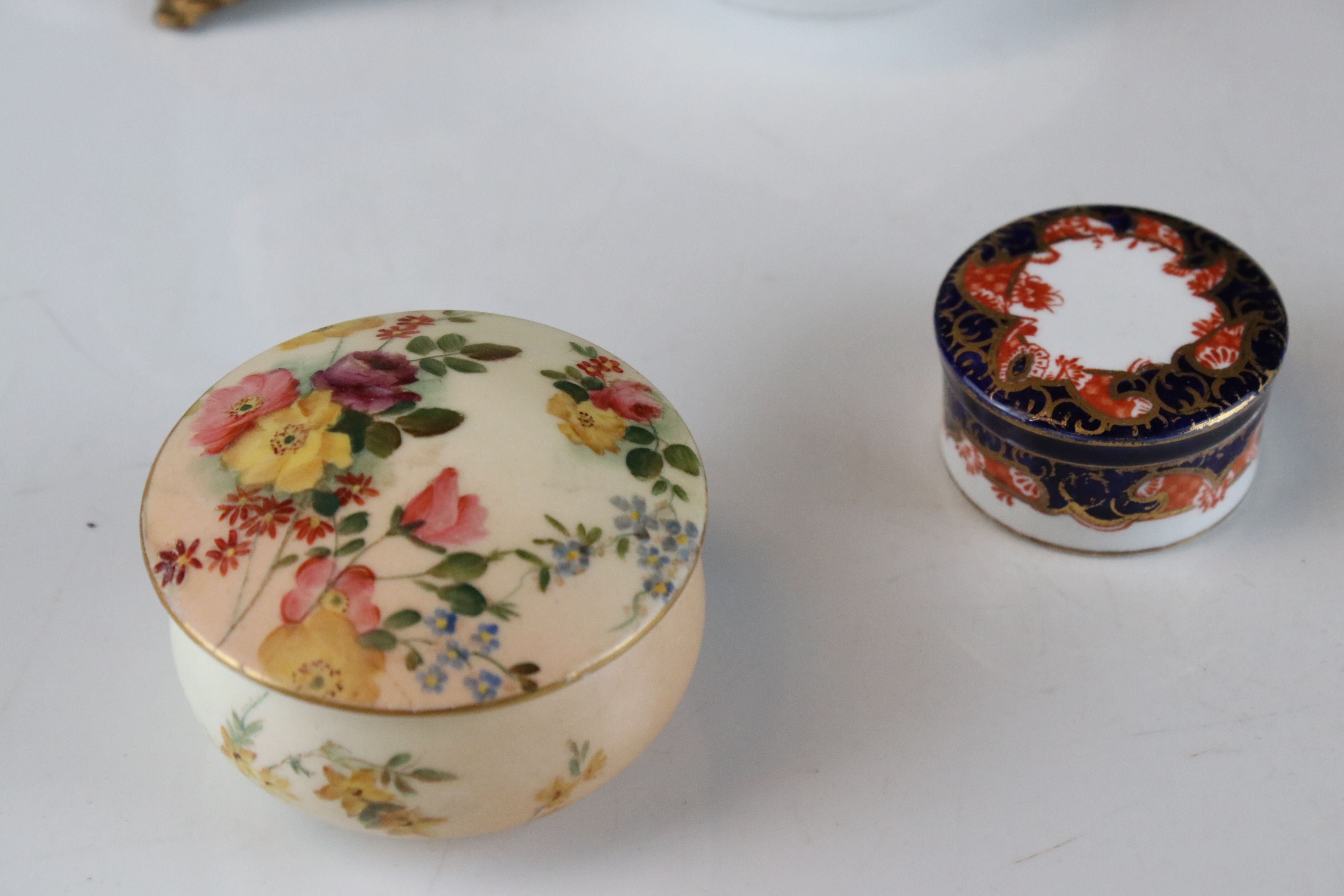 A small group of mixed ceramics to include Minton's, Royal Worcester and Royal Crown Derby examples. - Image 2 of 11
