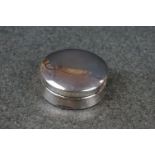 A fully hallmarked sterling silver pill box, assay marked for Birmingham and maker marked for Joseph