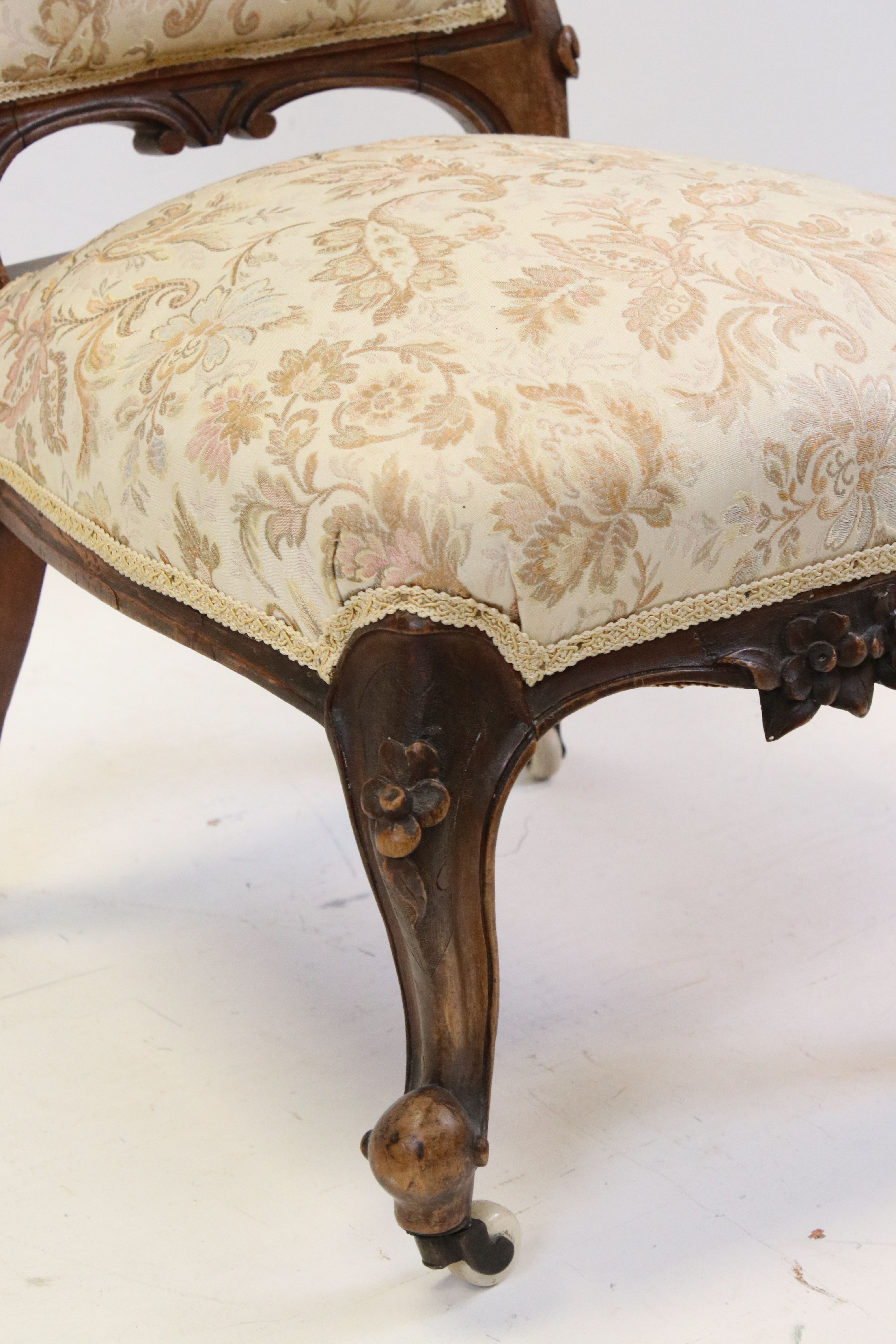 Victorian Walnut Framed Spoon Back Nursing Chair raised on ceramic castors, 87cms high - Image 3 of 5