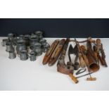 A group of mixed collectables to include pewter tankards, clippers, tools and wooden boat loom