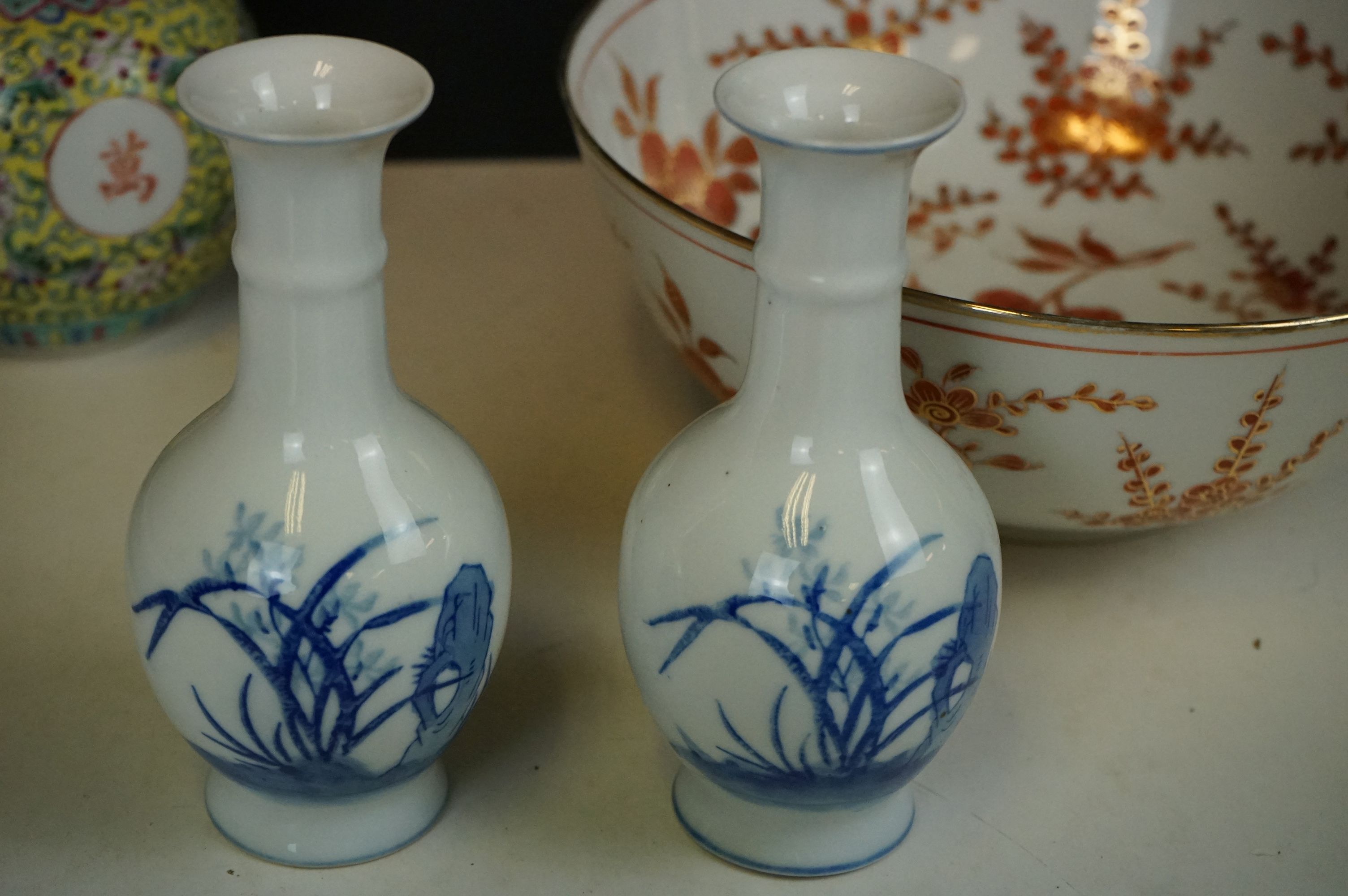 A large quantity of Chinese mixed ceramics to include an Imari pattern plate and cantonese bowl. - Bild 7 aus 28