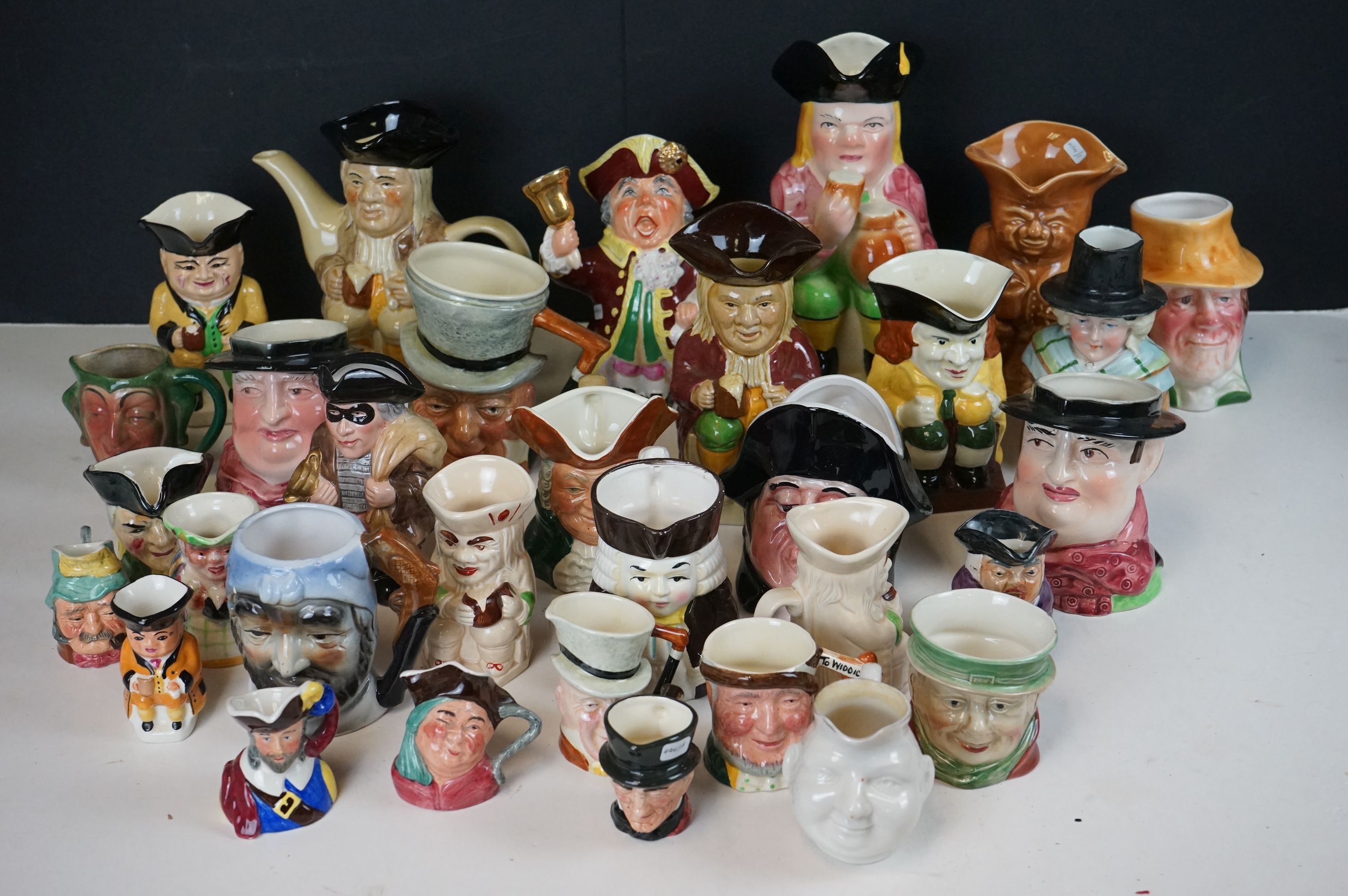 Box of 27 Toby Jugs of various sizes