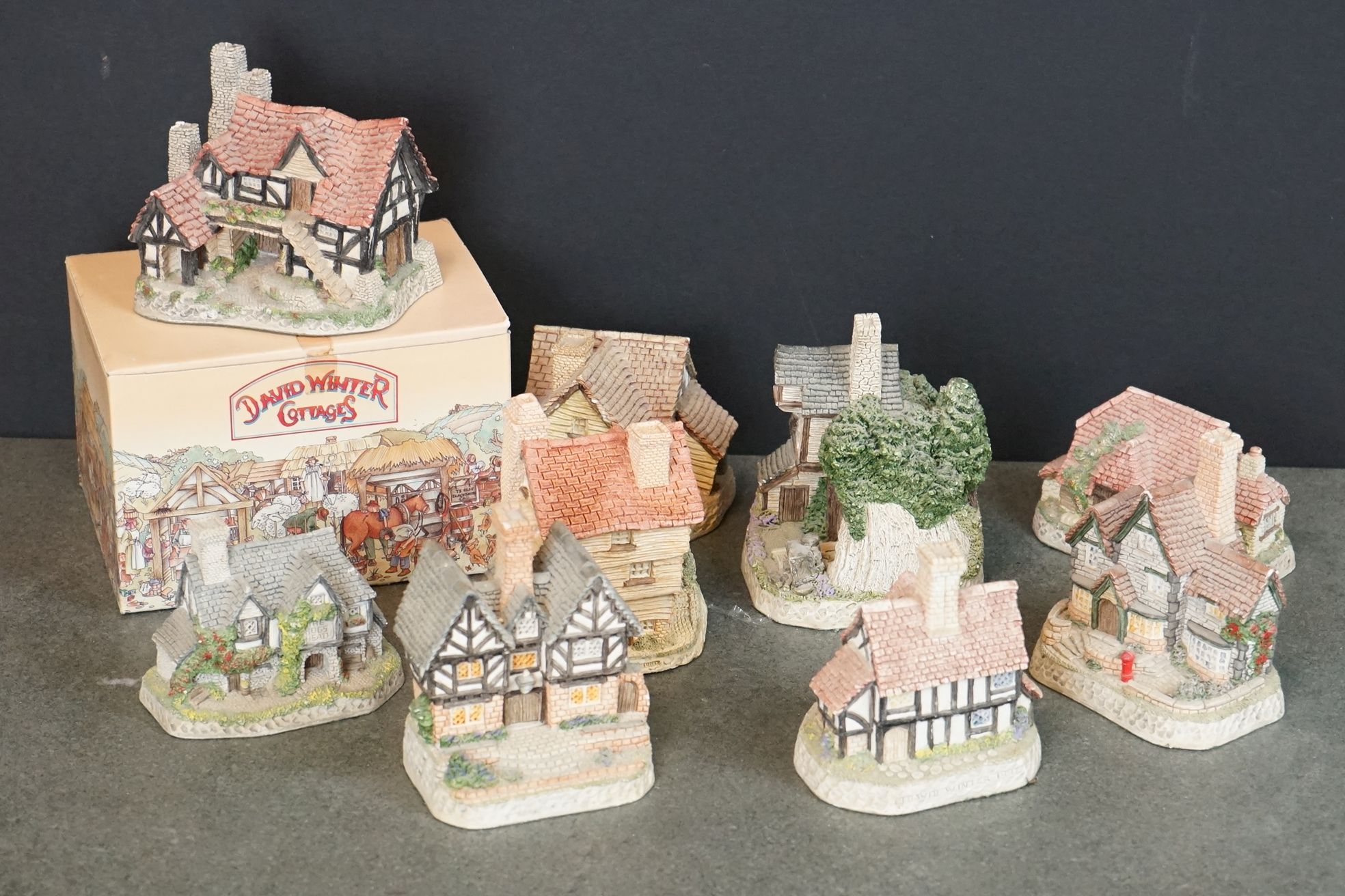 Collection of David Winter cottages, to include boxed and limited edition examples