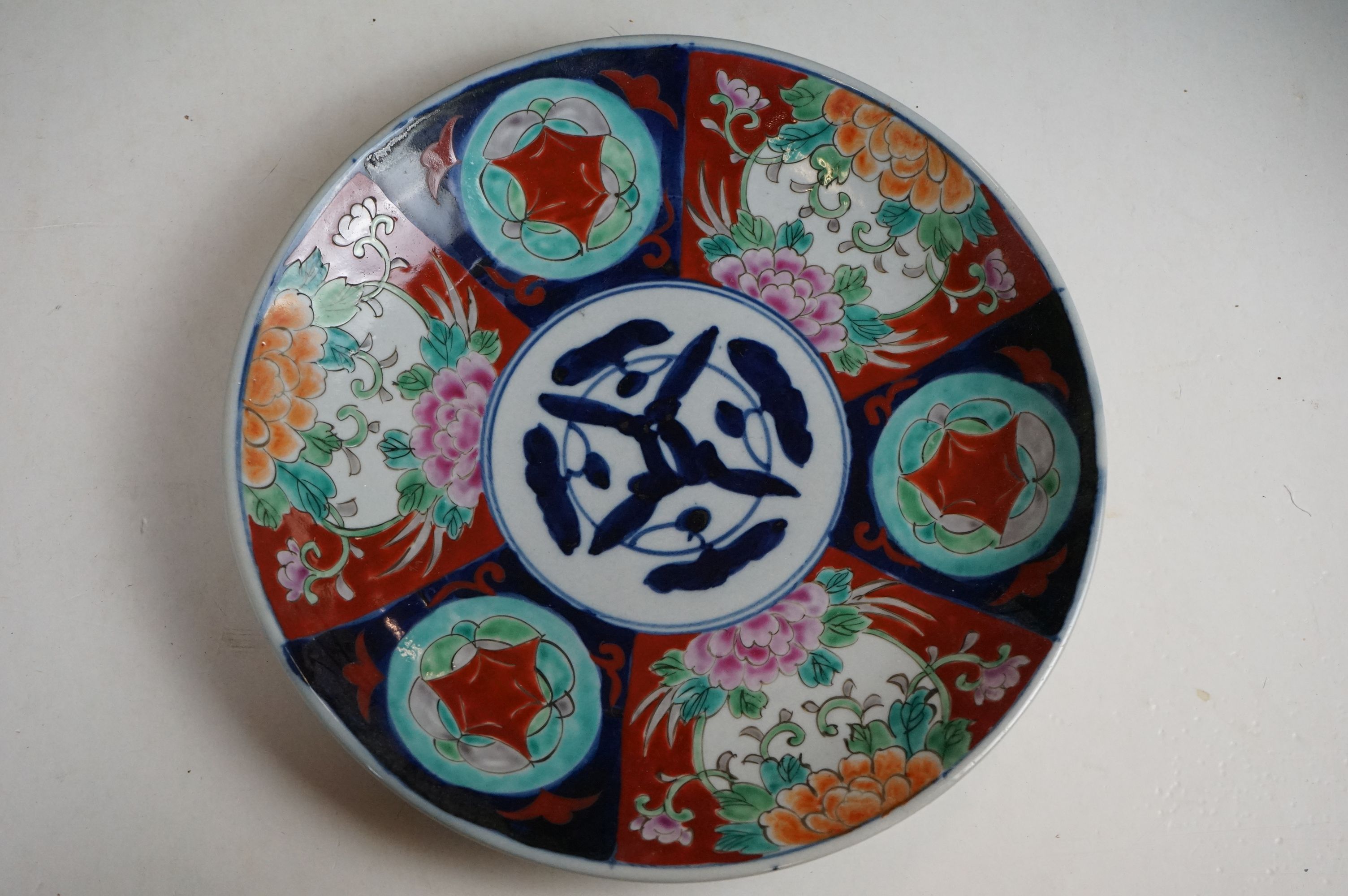 A large quantity of Chinese mixed ceramics to include an Imari pattern plate and cantonese bowl. - Bild 25 aus 28