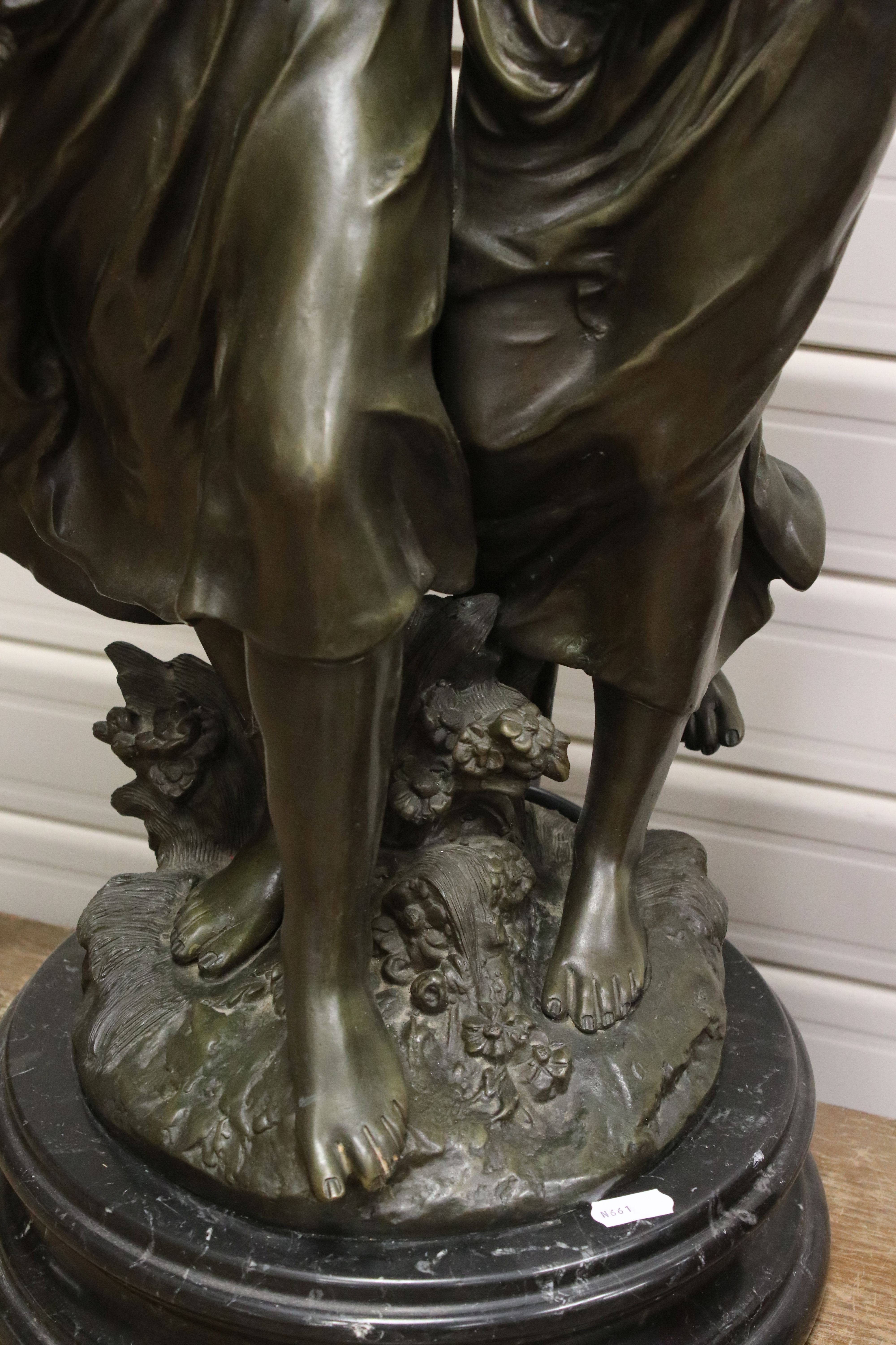 After Moreau, Large Cast Metal Bronzed Table Lamp in the form of Two Maidens, the three branches - Image 5 of 20
