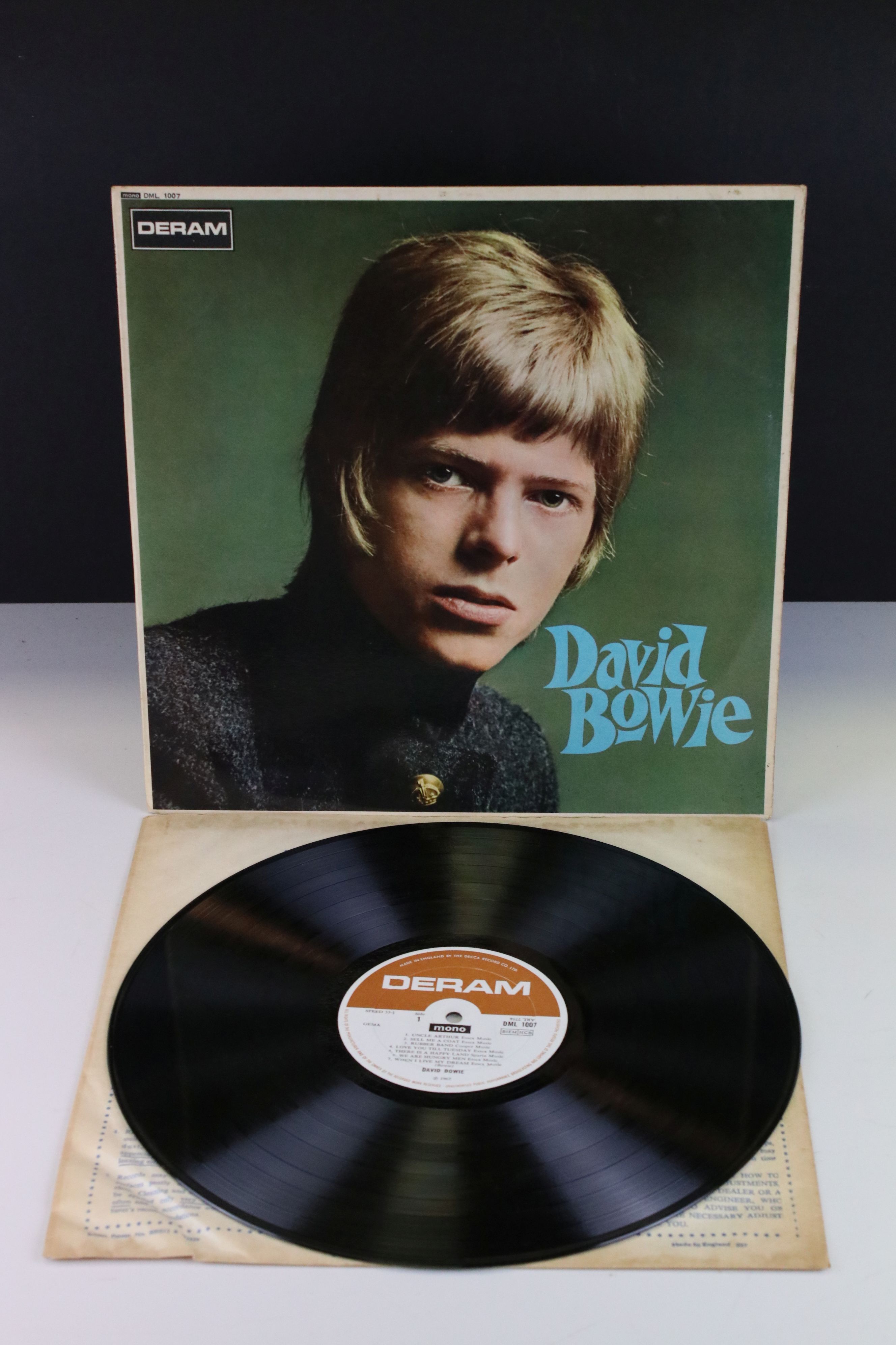 Vinyl - David Bowie Self Titled on Deram (DML 1007) mono, laminated front cover. Matrices 7754 1B