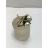 Ladies Pearl ring size L, 4.8 grams 14ct gold