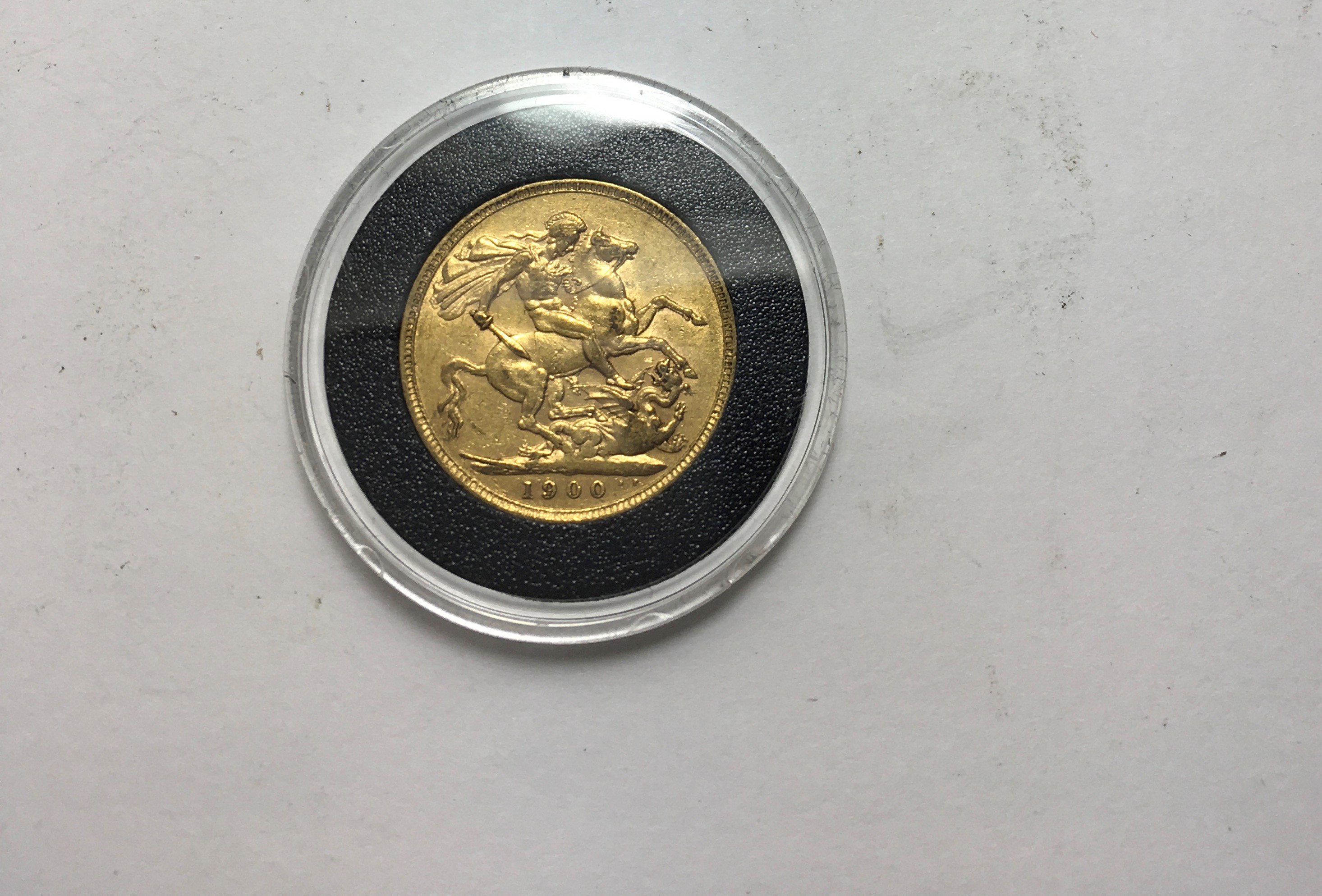 Late Victorian full gold sovereign 1900, the Queen in Full Veil, collectors casual, - Image 3 of 3