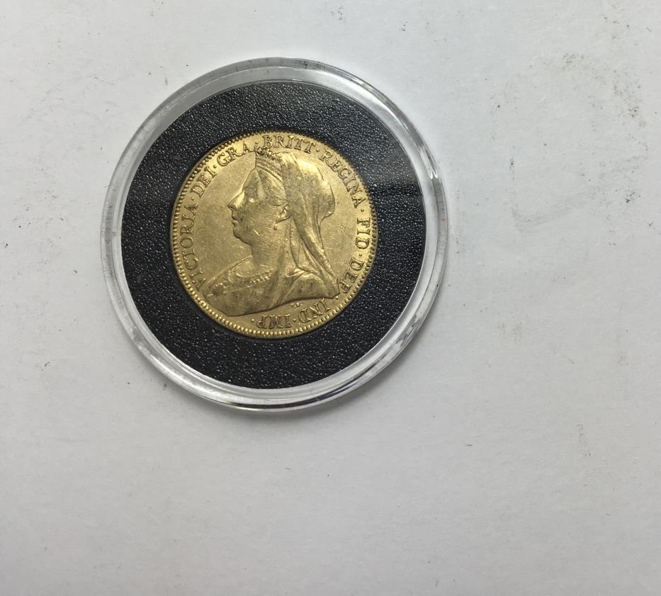 Late Victorian full gold sovereign 1900, the Queen in Full Veil, collectors casual, - Image 2 of 3