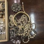 Amount of costume jewellery including some marcasite, broken pearl necklace with silver clasp, 2 x
