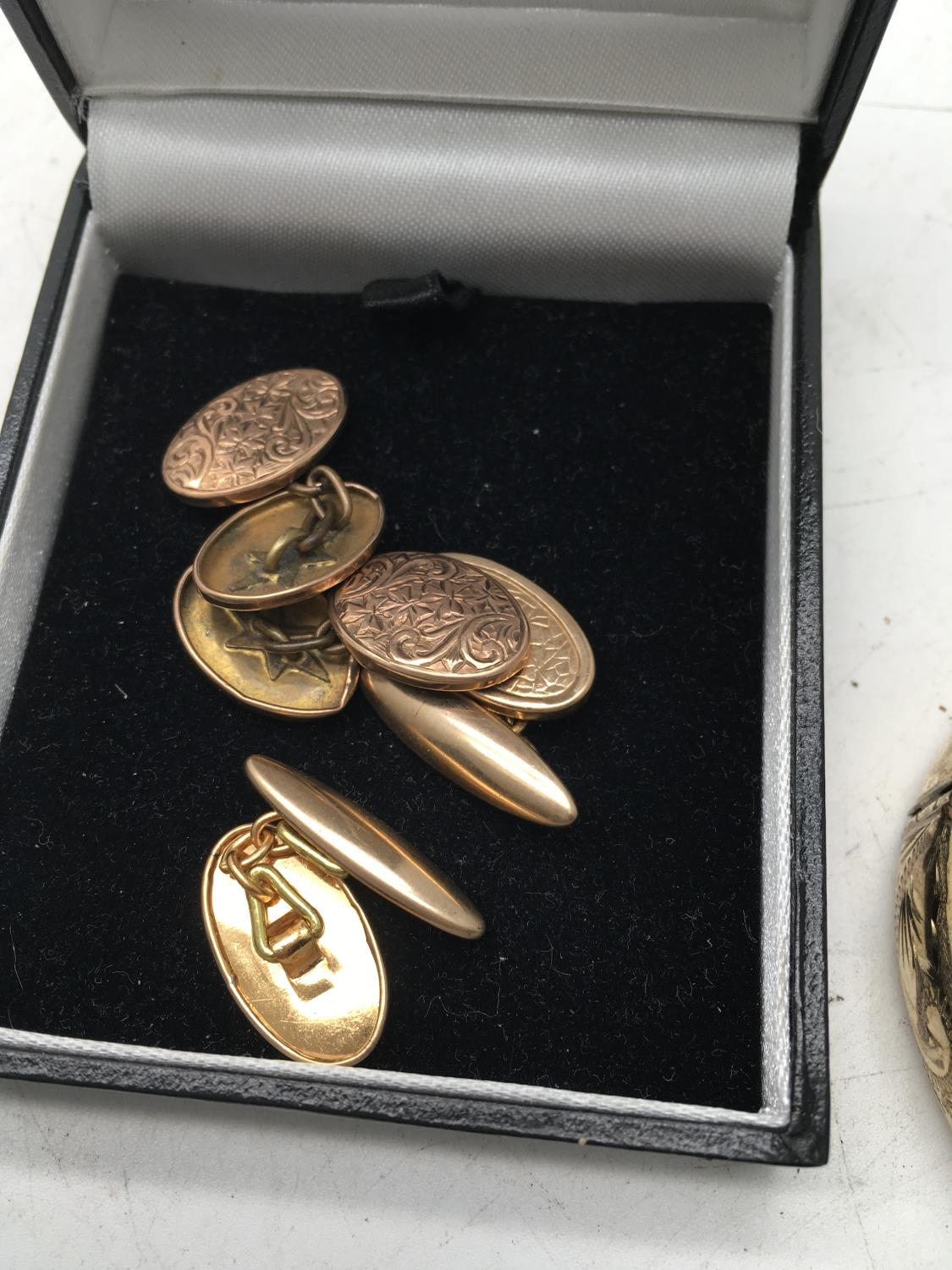 Rolled gold bangle and 2 x pairs of front and back gold vintage cuff links 25 grams 20 - Image 4 of 4
