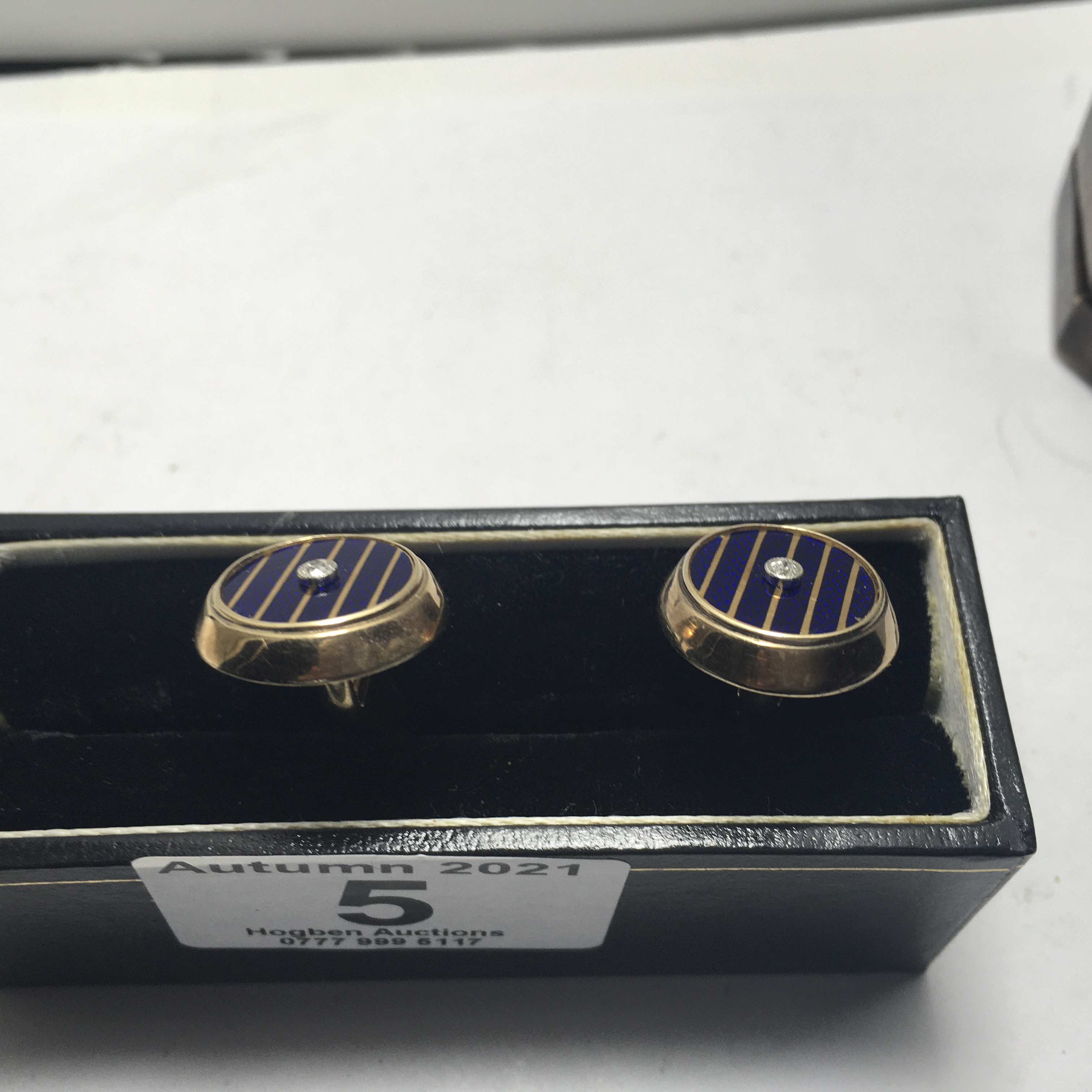 Stunning pair of diamond and lapis Lazuli Gent's cuff links both marked 18ct gold, 16.3 grams - Image 7 of 8