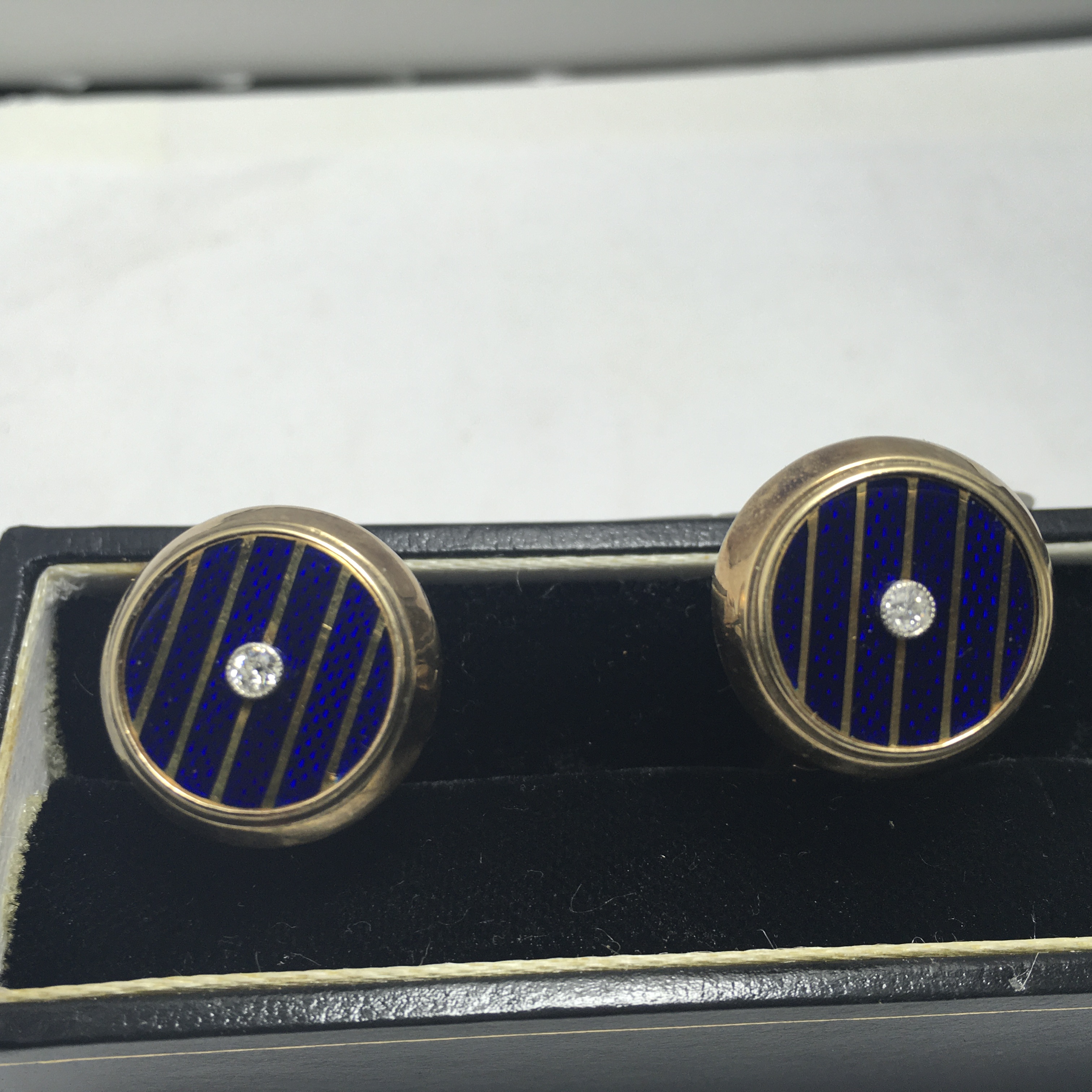 Stunning pair of diamond and lapis Lazuli Gent's cuff links both marked 18ct gold, 16.3 grams - Image 2 of 8