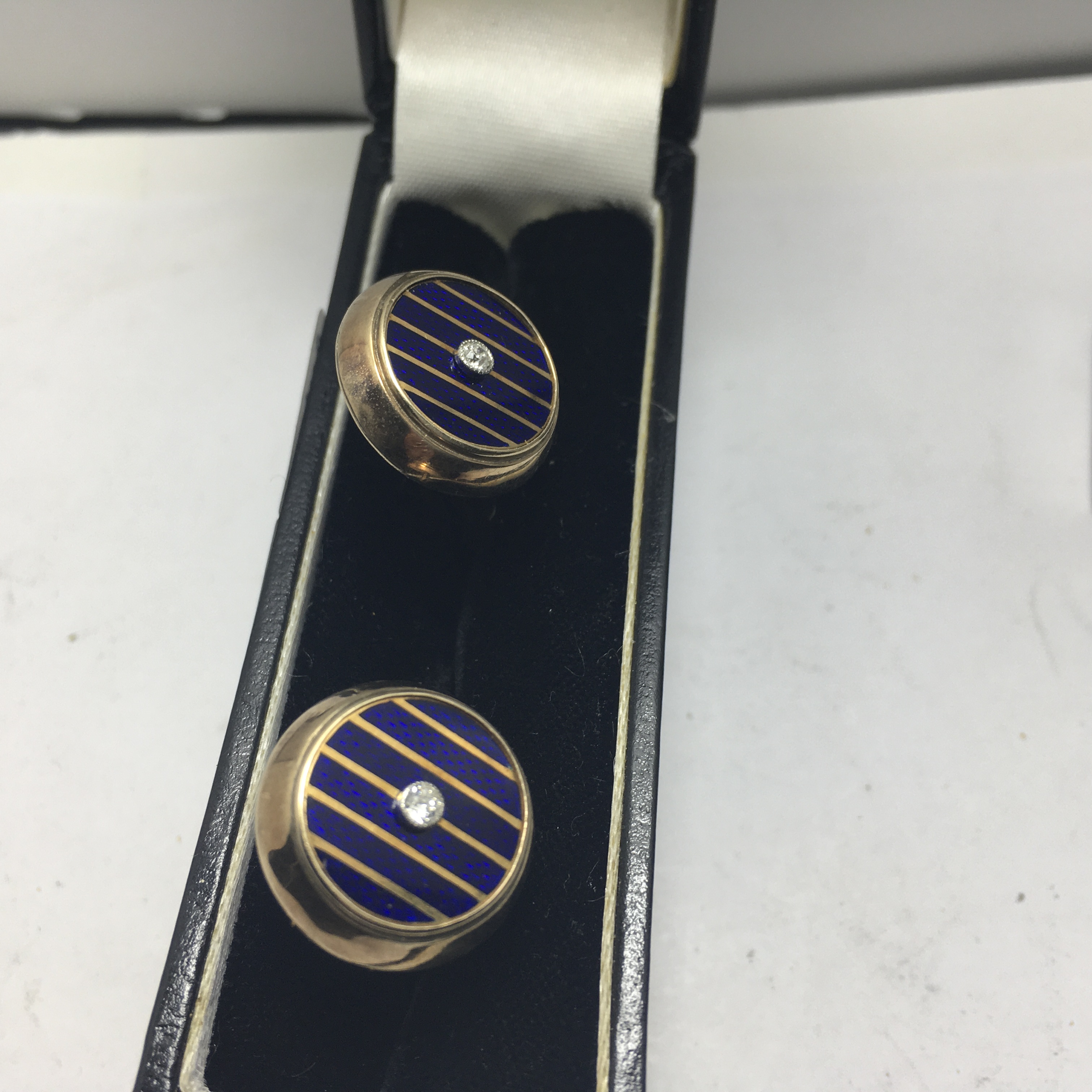 Stunning pair of diamond and lapis Lazuli Gent's cuff links both marked 18ct gold, 16.3 grams - Image 3 of 8