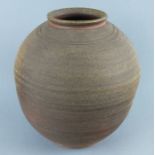 Clayton AMEMIYA (Hawaiian 20th/21st Century) A large stoneware jar, with incised line to shoulder