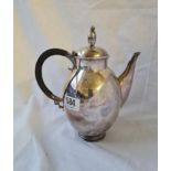 A stylish Chester silver coffee jug with hinged cover - 7" high - 1938 stamped SWIN, HEREFORD -
