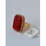 A gold and Cornelian panel ring size M 6.7g inc
