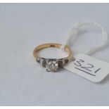 A SOLITAIRE DIAMOND (0.8CT) RING IN 18ct - SIZE K
