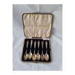 A plain set of six teaspoons in fitted case - 82gms