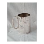 A pint tankard with scroll handle - 4.5" high - 273gms
