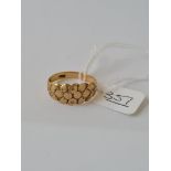 A good keeper ring in 18ct - size S - 5.1gms