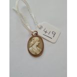 A cameo pendant in 9ct