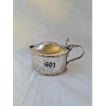 An oval Georgian-style mustard pot with reeded rims - Sheffield 1911 by S&L - 97gms exc liner