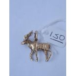 A heavy antelope charm in 9ct - 6.7gms