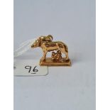 Romulus and Remus charm in 18ct gold 3.5g