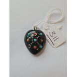 A heart bloodstone pendant set with a stone (a/f)