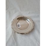 A circular-shaped dish - 5.5"DIA - Sheffield 1906 by GT - 78gms