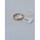 Wedding band approx size R set in 9ct 3.1g
