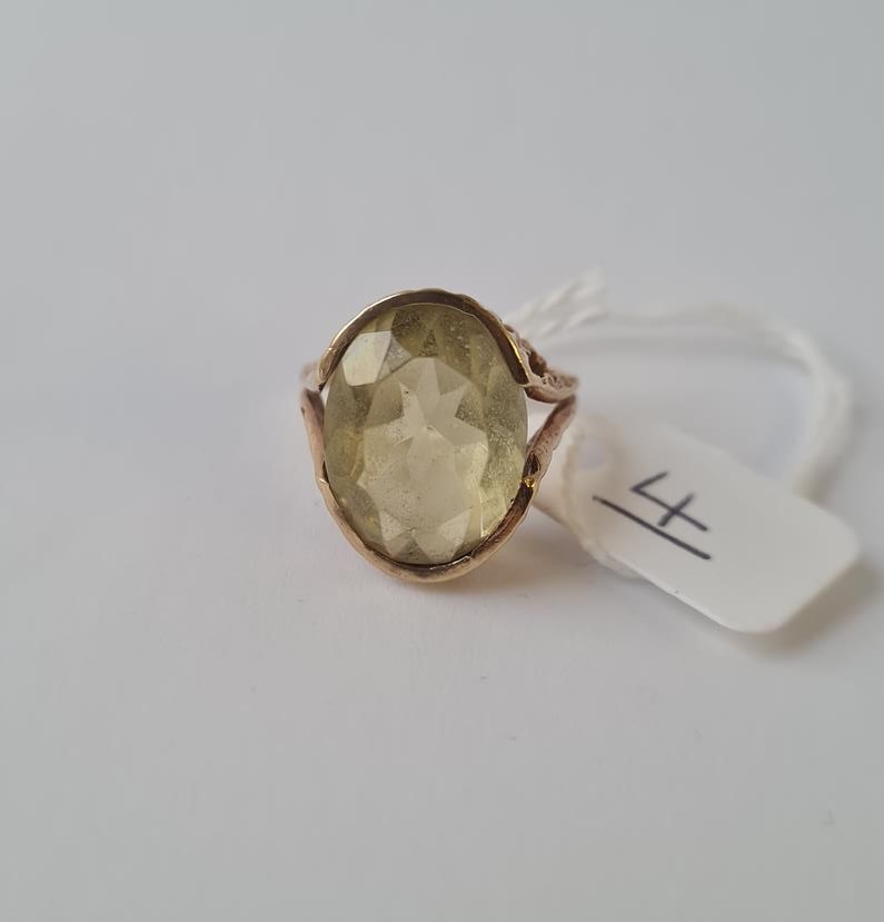 A large yellow stone dress ring in 9ct - size L - 5gms - Image 2 of 2
