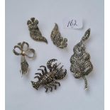 A bag of silver and Marcasite jewellery items