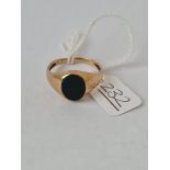 A bloodstone signet ring in 9ct - size V - 5gms