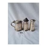 A large three-piece cruet with plain cylindrical - Sheffield 1948 by EV -237gms excl line