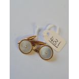 A pair of MOP set cufflinks in 9ct - 3.4gms