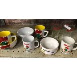 SHELF OF CHINAWARE INCL; ITEMS RELATING TO KELLOGG'S CORNFLAKES. GLASSES WITH COCA COLA &