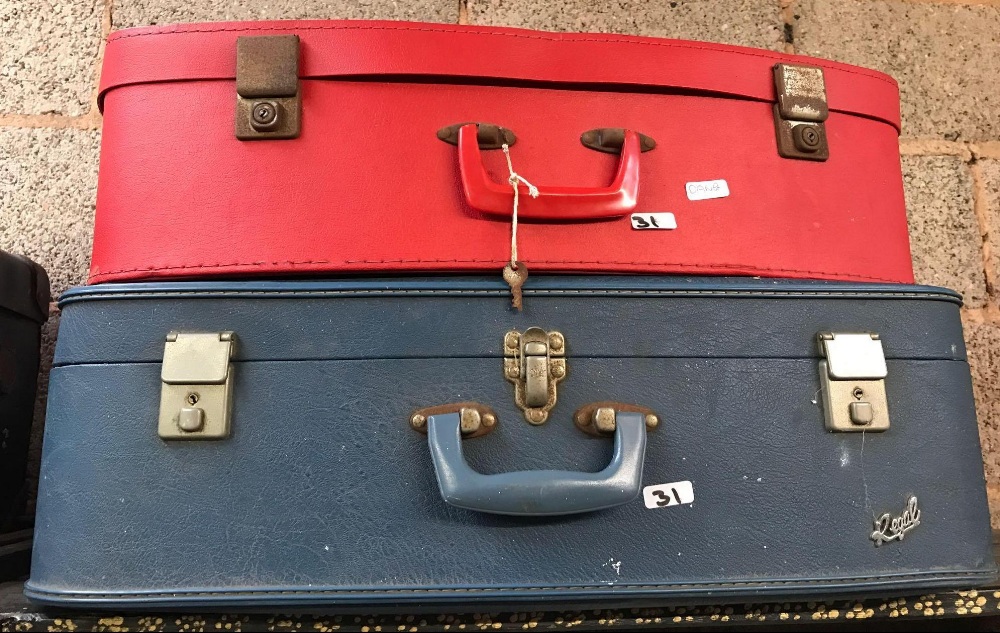 3 VINTAGE TRAVEL TRUNKS, SOME WITH KEYS & ONE MADE BY REGAL - Image 3 of 3