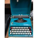 CASED TYPEWRITER SMITH CORONA CALYPSO GOOD CONDITION